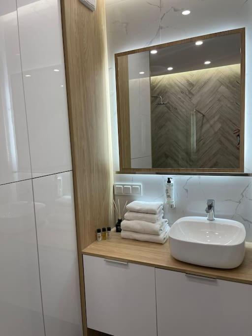 Forum Wola Fine Apartment Warszawa Eksteriør billede